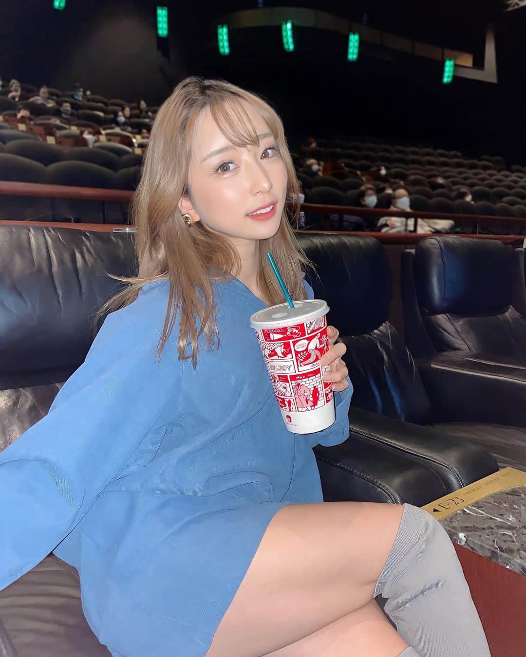 のインスタグラム：「スパイダーマン🕷🕸 . . みんなみたー？ 親子揃ってmarvel好きだけど スパイダーマンは特に子供からも人気だよね😊 シュッ🕸とかやりたいもんね🤣 小さい頃からヒーローとかプリンセスとか そういうものに目がない← . . みんなは好きな映画あるー？ . . . #マーベル好きと繋がりたい #スパイダーマン  #筋トレ女子  #フィットネスウェア  #japanesegirl #japanese #tokyo #日本女孩 #我的最愛」