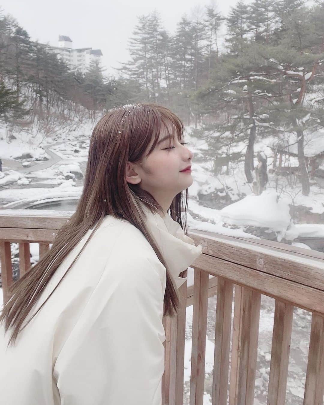 横田未来さんのインスタグラム写真 - (横田未来Instagram)「初めてこんなに積もってる雪見れて 本当に楽しかった🙃🧡 遅めの初詣も行けたよ！小吉です😗」1月20日 18時09分 - mirai_yokoda