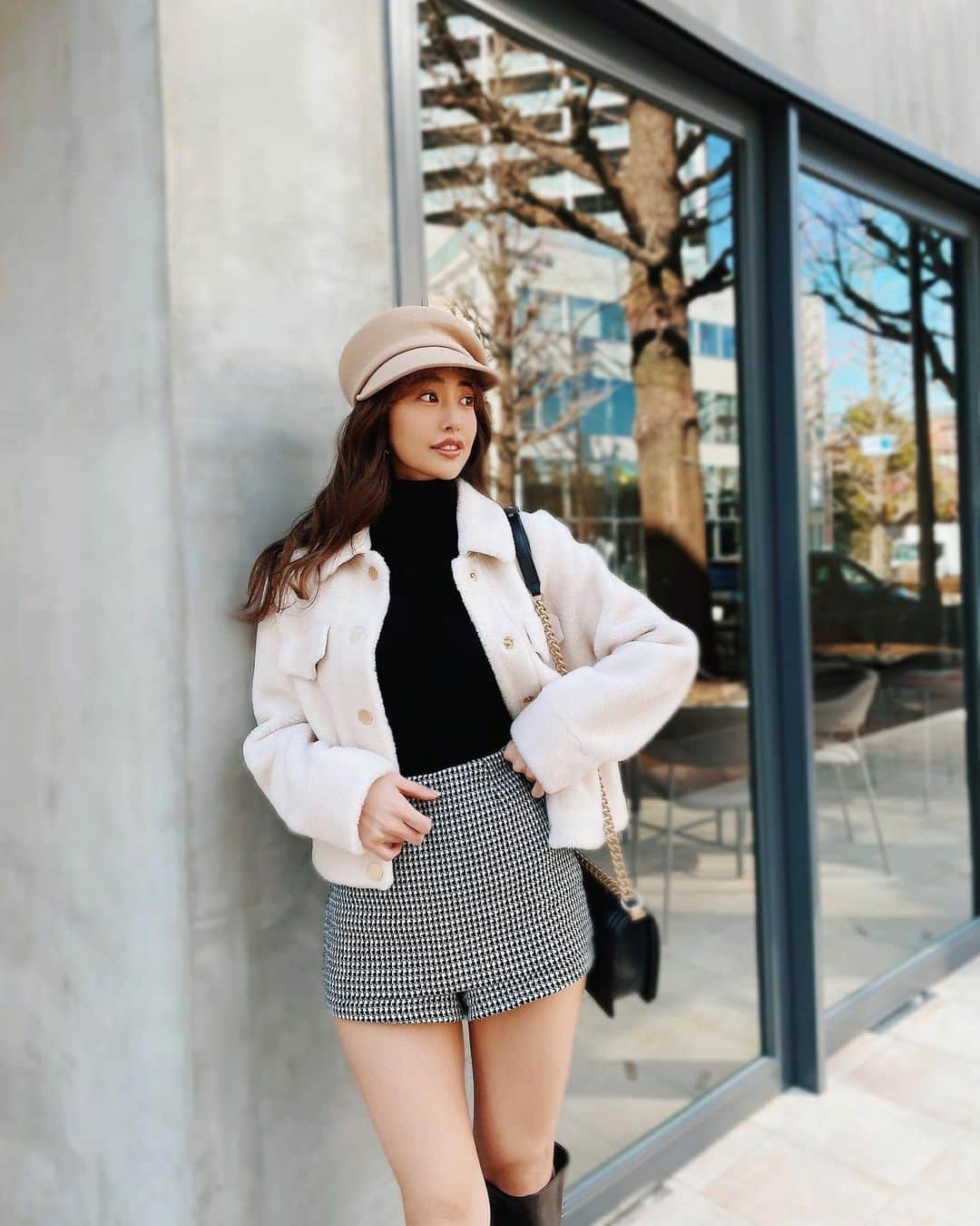 のインスタグラム：「今日のコーデ🧸🤍 Teddy Jacket @bonitaescarlata_official   今日もいいお天気でした🐶💓」