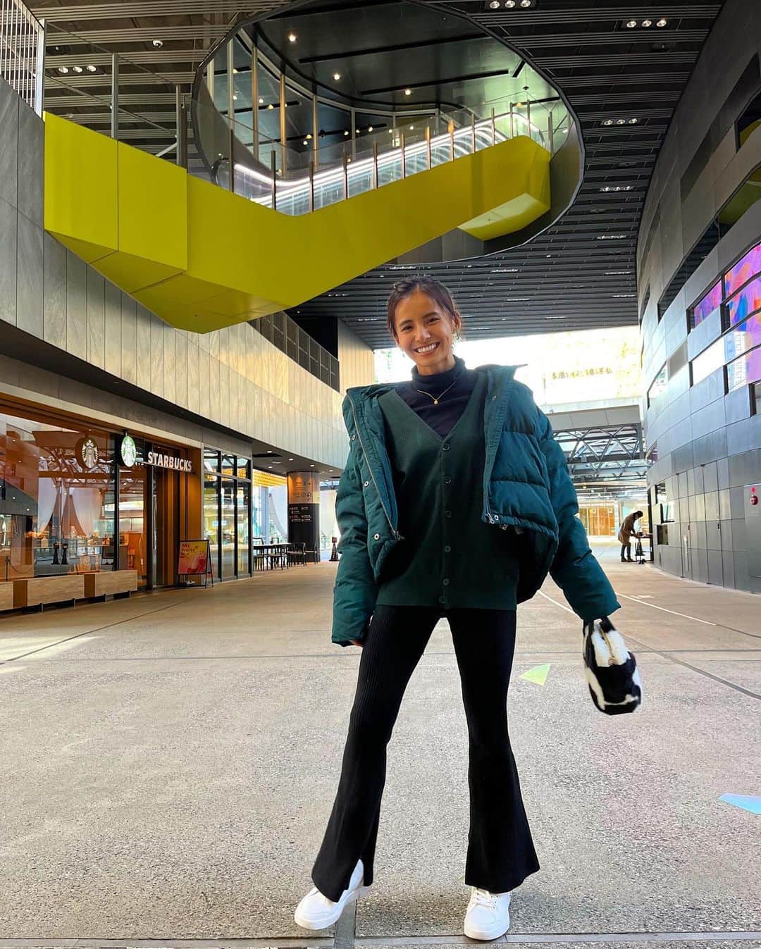 佐野千晃のインスタグラム：「⁡ オミクロン広がってきちゃったねー_(:3 ⌒ﾞ)_ ⁡ できるだけ家出るのやーめよ_(:3 ⌒ﾞ)_ ⁡ 早くコロナ終わってほしい。うん。  ※写真は今日じゃないよ ⁡ #ooted #fashion #girl #moana #ファッション #コーデ #コロナ #いやだ #早く #消えろ」
