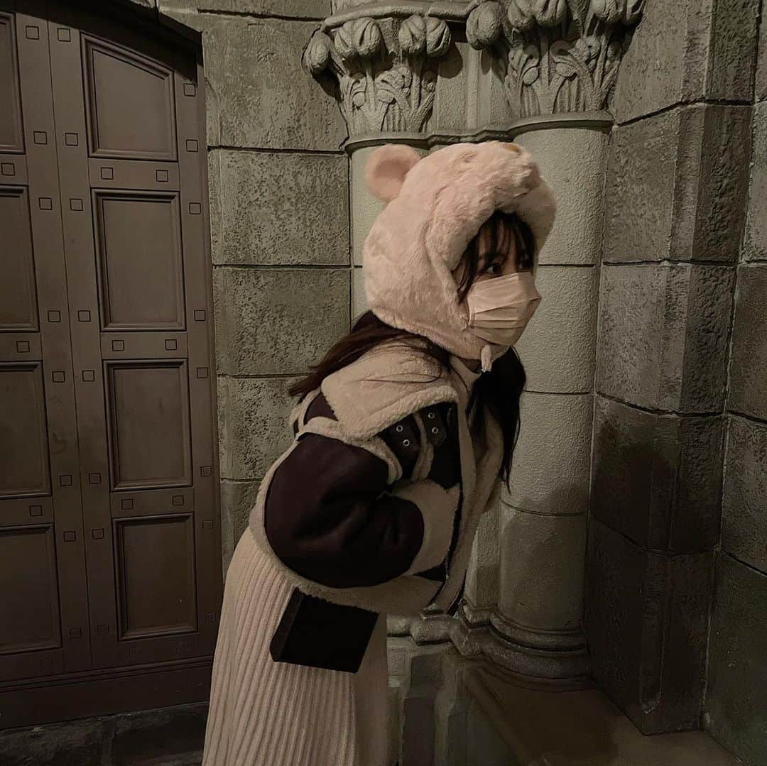 宇井真白のインスタグラム：「💛🧸🍯 ディズニー行きいなぁ💭」