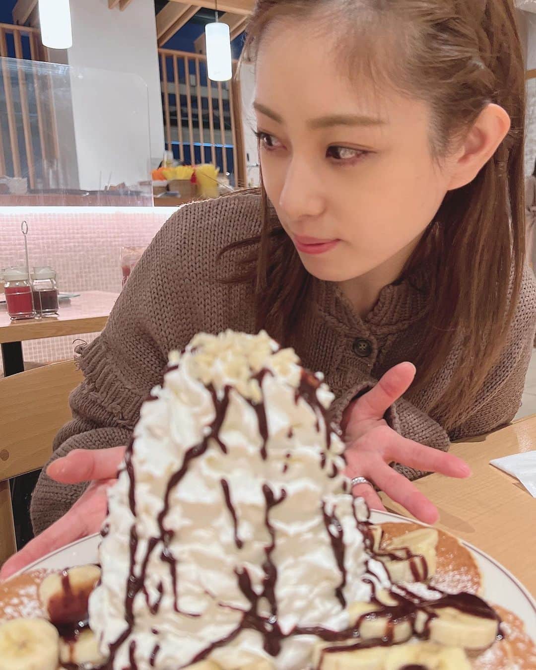 野田彩加さんのインスタグラム写真 - (野田彩加Instagram)「さすがに1人で全部は食べれなかったけど🤣❤️🥞 美味しかったー🤤 #pancake #eggsnthings」1月20日 23時42分 - aya.205