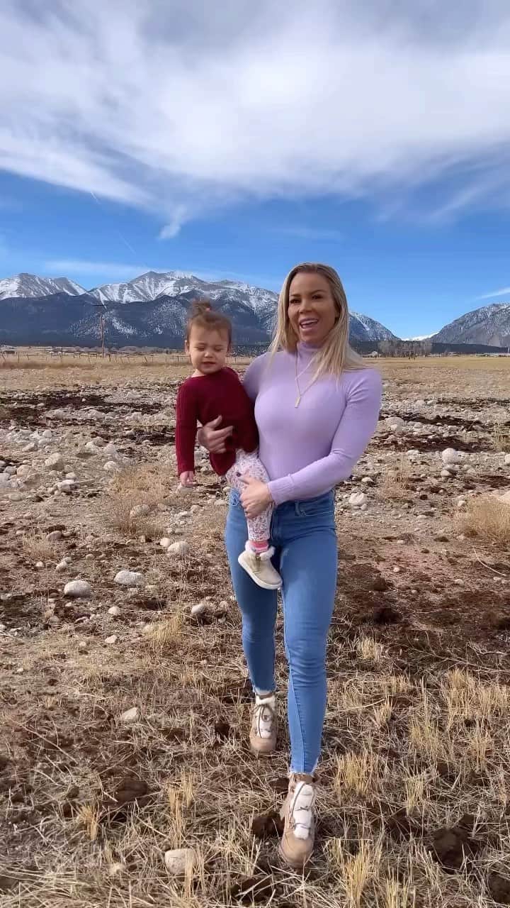Lauren Drain Kaganのインスタグラム：「Where are some of your favorite places to visit in the winter? ❄️☃️🏔 This is Durango, Colorado ⛷🐴」