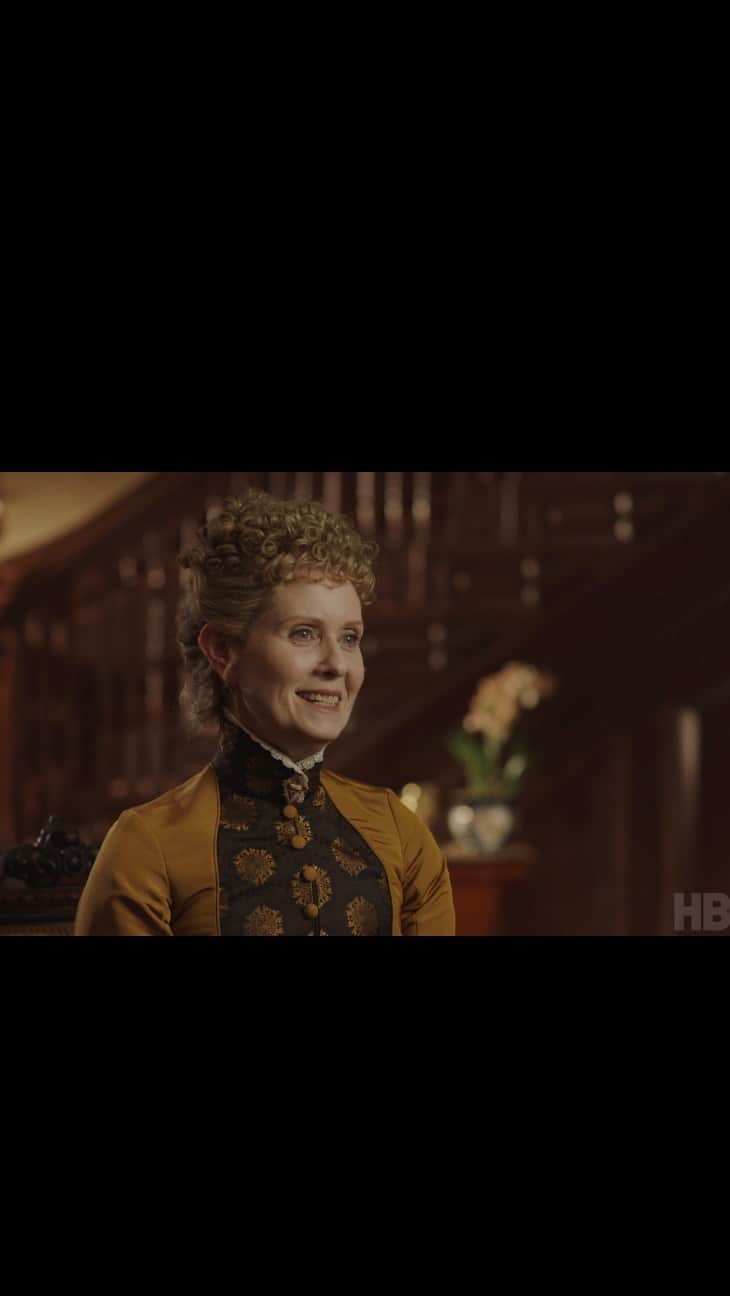 シンシア・ニクソンのインスタグラム：「A look into the world of #GildedAgeHBO, including Ada's new niece, new neighbors and a new New York. Don't miss the series premiere January 24 on @HBOMax.」