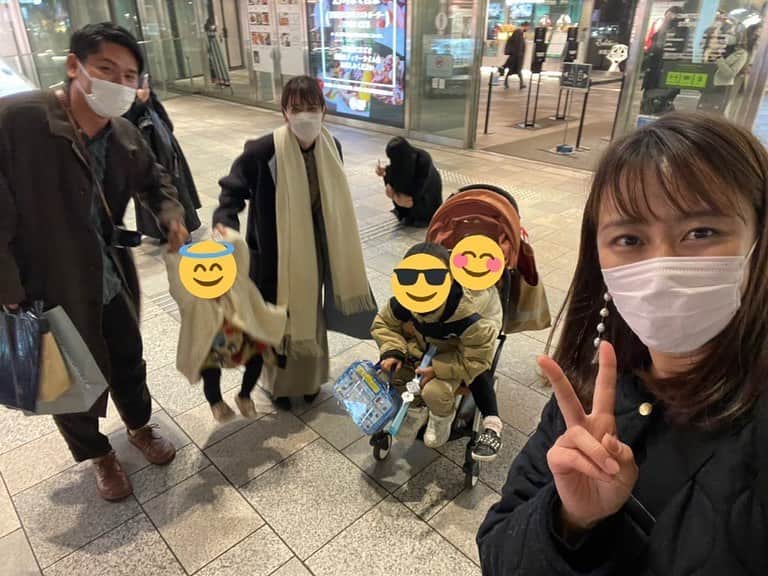 佐藤千晶のインスタグラム：「先日、えりなファミリーと久しぶりに会えました😊 改めて夫を紹介できて嬉しかったな✨」