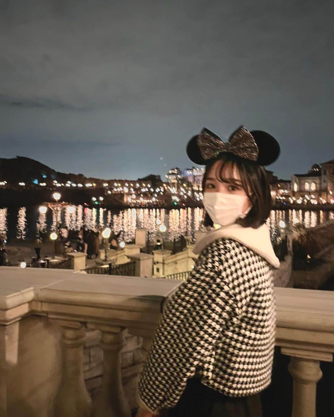 のインスタグラム：「＊ 正解はここちゃんとディズニーでした♥︎ あやここ久しぶり🤞  卒業した後もずっと仲良し😚  #ニコラ#nicola#ニコラ2月号発売中 #ニコモ #ディズニーシー #井口虹姫 #中山あやか」