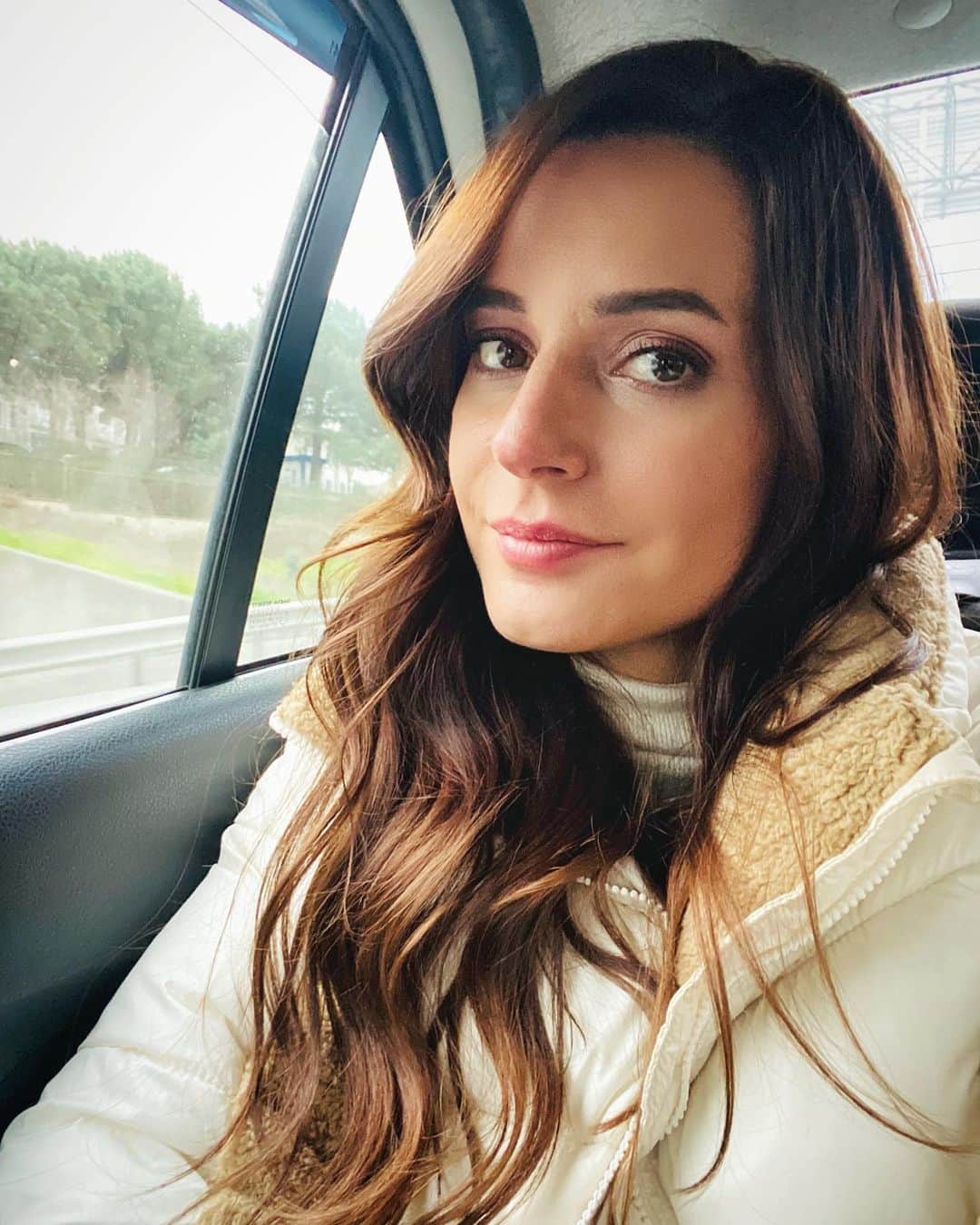 Sedef Avciのインスタグラム：「Ne yol yaptık arkadaş🙈」
