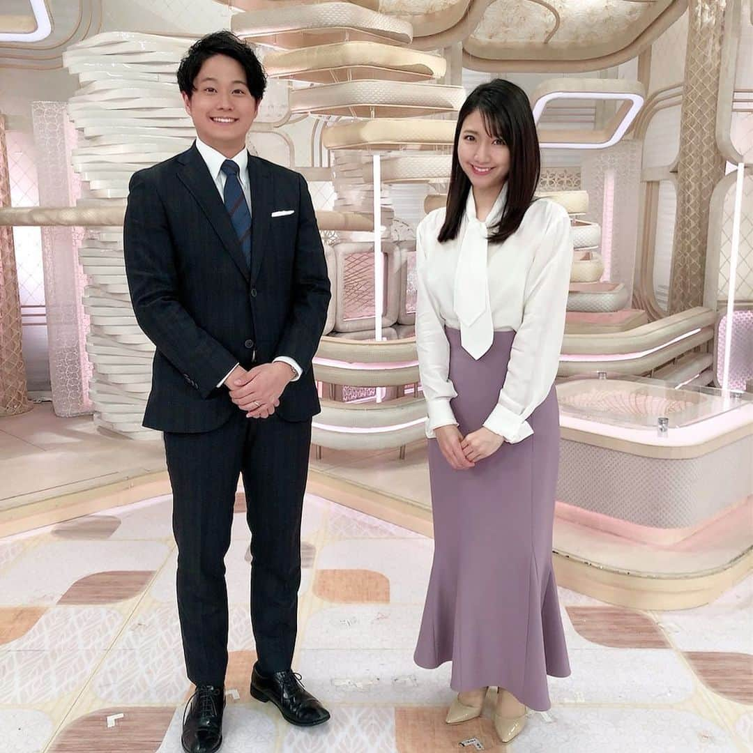 フジテレビ「THE NEWS α」さんのインスタグラム写真 - (フジテレビ「THE NEWS α」Instagram)「.  Live  News α、今夜は年内最後の放送です。 黒瀬アナと二人でお伝えします。 今夜もよろしくお願い致します。 そしてみなさん、 良いお年をお迎えください🎍✨   #livenewsα #ライブニュースα #フジテレビ #fujitv #ニュース #三田友梨佳 #内田嶺衣奈 #内野泰輔 #鈴木唯 #黒瀬翔生  #今湊敬樹」12月28日 23時28分 - news_alpha