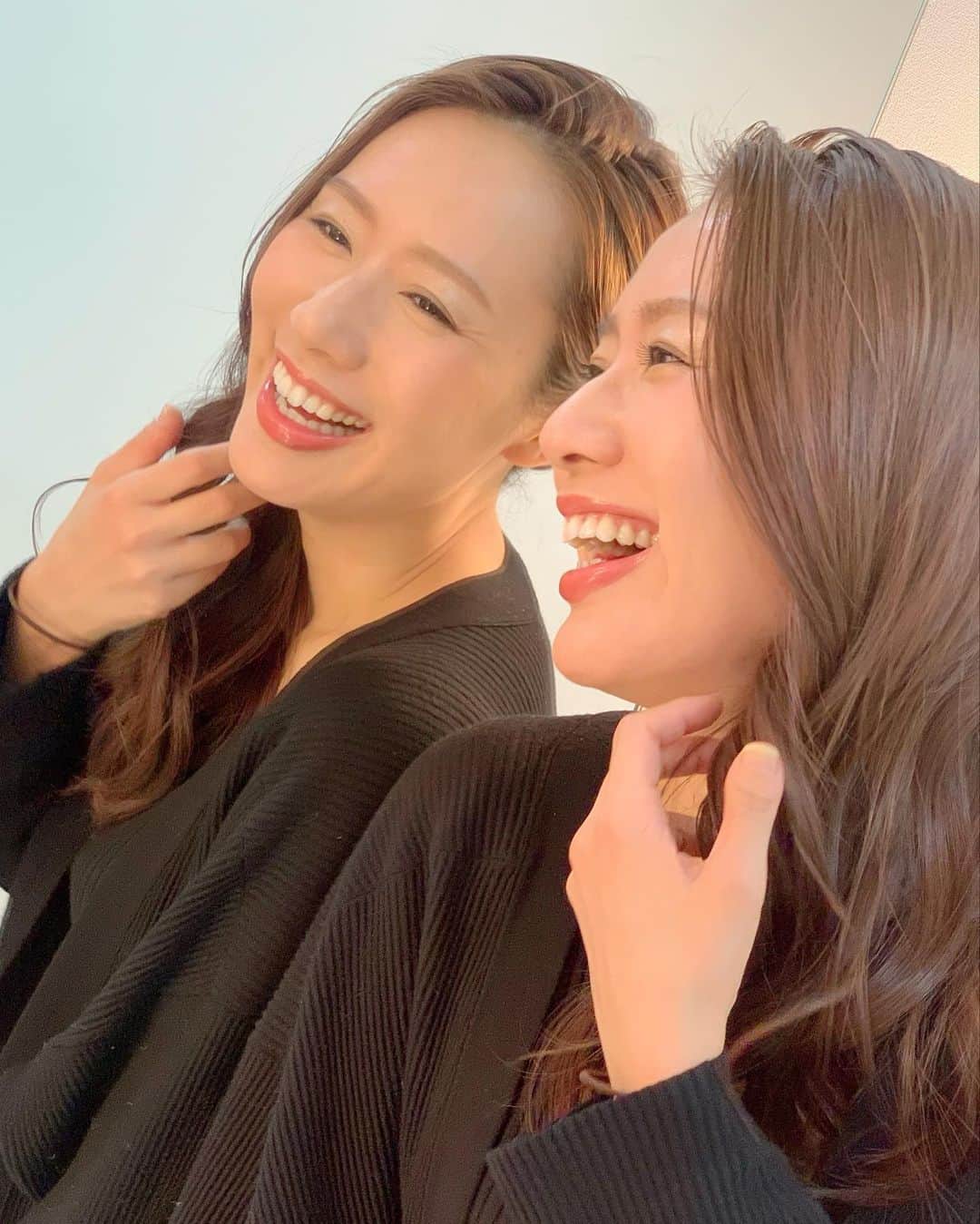 守永真彩のインスタグラム：「. . 今年も残すところあと3日。 皆さま年末はいかがお過ごしですか😊  私の仕事納めは12月31日✨ 明日から三日連続で生放送出演です‼️  12月29日 重大告知があるのですが... 番組含め明日またお知らせします🥺💓  12月30日 楽天競馬YouTube番組　 「ゆるゆるばんば」 16:00〜20:15 《生放送》  12月31日 楽天競馬YouTube番組 「東京2歳優駿牝馬」 14:00〜　《生放送》  2021年も走りきります🐎💨 皆さんも年末お忙しいかと思いますが よかったら番組ご覧くださいね💓  #楽天競馬 #生放送 #大晦日までお仕事 #ありがたい」