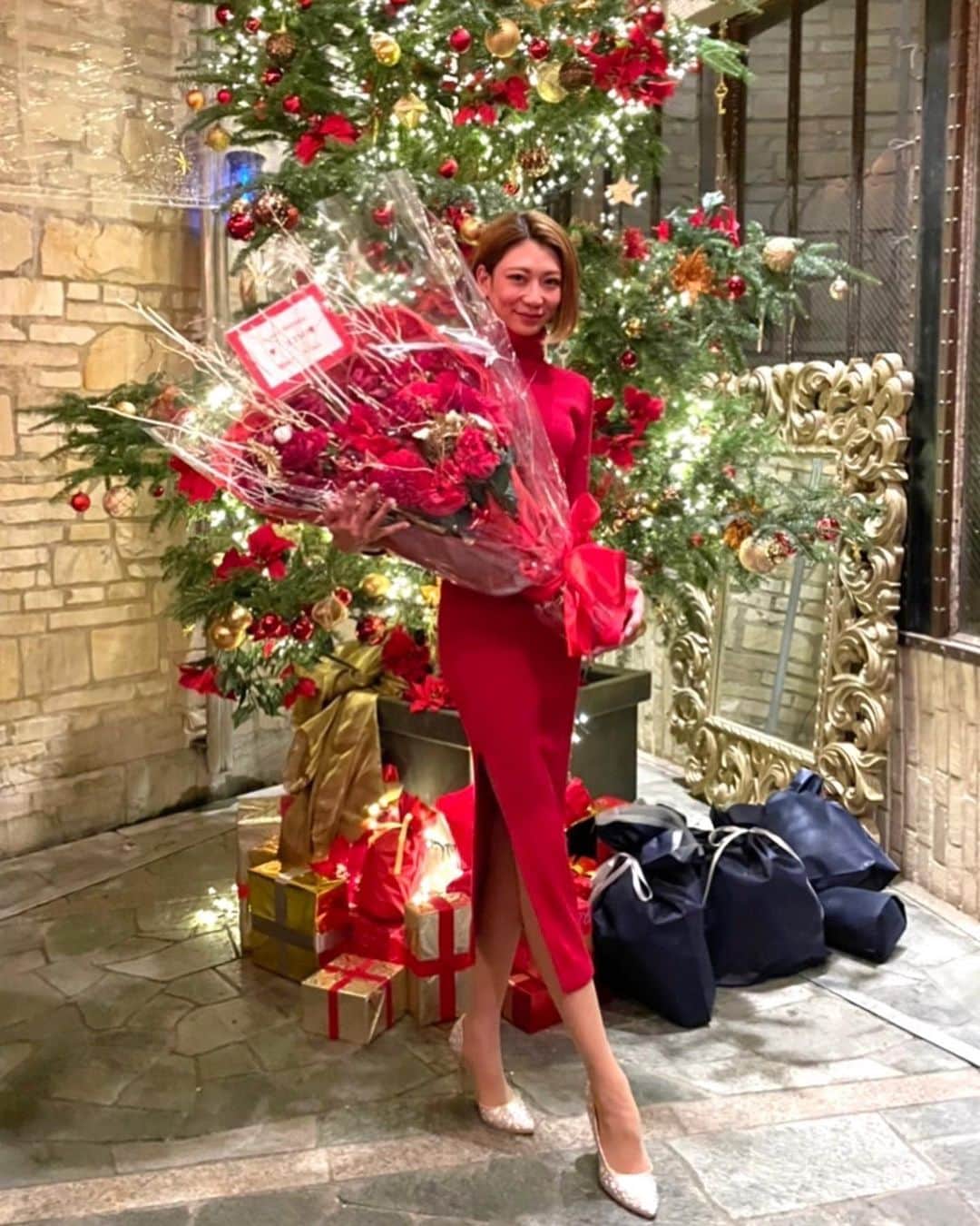 坂井雪乃のインスタグラム：「Memories of my birthday🎂💝✨✨  #お誕生日 #クリスマス #Xmas #christmas #美脚製造トレーナー #美脚トレーナー」