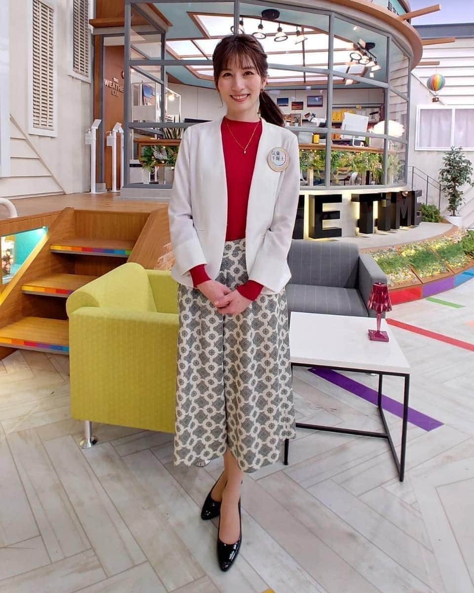 千種ゆり子さんのインスタグラム写真 - (千種ゆり子Instagram)「私が気象予報士としての一歩を踏み出した地・青森で、積雪が1メートルを超えました。 . 青森といえど、12月に1メートルを超えるのは37年ぶりです。 . 2021年最後の全国天気コーナーでは、それをお伝えして締めくくりました。 . いつも応援してくださる皆様、私にコーナーを任せてくださって、サポートしてくださる皆様に感謝です🙏 . ●12/28（火）の衣装 Andemiuさま（トップス） #andemiu #アンデミュウ . Antissuさま（パンツ） . アネモネ（ピアス) #アネモネアクセ . ミミサンジュウサンさま（ネックレス）  #ミミアクセ」12月28日 16時33分 - chikusa_yuriko