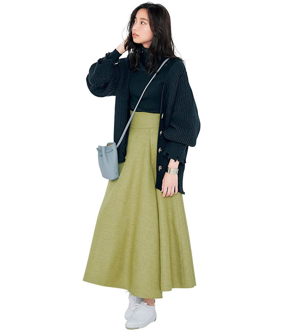間瀬遥花さんのインスタグラム写真 - (間瀬遥花Instagram)「. . CLASSY. 2月号 .  「黒のリブタートルニット」大人可愛い、冬のマンネリ回避の着回し４選 . . . #classy #リブタートルニット #リブニット #タートルネック #タートルネックニット #タートルニット #タートル #リブタートル #着回しコーデ #着回し #着回しコーディネート #着回しアイテム #黒ニット #bananarepublic #moussy #frayid #vasic #fitfit #0910 #youdontloveme #thirdmagazine #eyevan #abiste」12月28日 16時31分 - maseharu_929