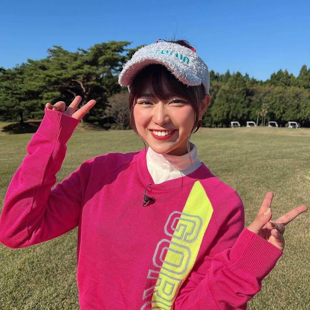 山内鈴蘭さんのインスタグラム写真 - (山内鈴蘭Instagram)「テレビ東京【みんなでBINGOLF】が年末スペシャルとして帰ってきます😆🌸 ． 2021.12.29 am9:00〜10:30 に放送ですっ！！！ ． 豪華ゲストの皆様が😍 佐々木主浩さん ISSAさん 米澤有プロ 佐々木もよこさん ゲストチーム VS レギュラー陣🔥 ． かなり盛り上がっております🤣💗 岡田さんのバーディーは！？ 藤森さんの土下座は！？ 鈴蘭ちゃんがやはり強い！？(自分でいうな←) もーかマジックは！？ 盛りだくさんでございますー🥺💖 ． ． 年末、私たちと一緒に ゴルフで楽しみましょうー😆 ． ． #みんなでBINGOLF  よろしくお願いします🌸 ． ． #ゴルフ #ゴルフ番組 #テレビ東京 #golf  #年末特番 #年末 #ゴルフ女子 #ゴルフ対決 #ゴルフウェア #gorurun #ゴルフコーデ」12月28日 17時50分 - xxsuzuranxx