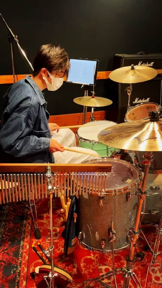のインスタグラム：「🥁🥁🥁  お洒落なスネアは @ebicyan の✨  Steve Jordanを意識したものの、技術が全く追いつかず💦🙇🏻‍♂️」