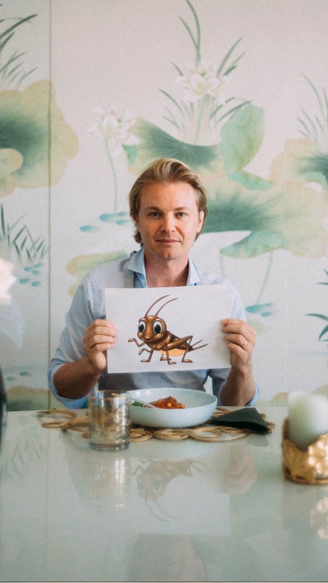 ニコ・ロズベルグのインスタグラム：「Definitely one of my (kitchen) highlights in 2021: my startup investment in the 40% protein superfood @benetofoods 😁   Have you already tried cricket pasta? There‘s a big giveaway for you – check out @benetofoods' latest post to win free packages 🤞   Let me know your experiences below 👇」