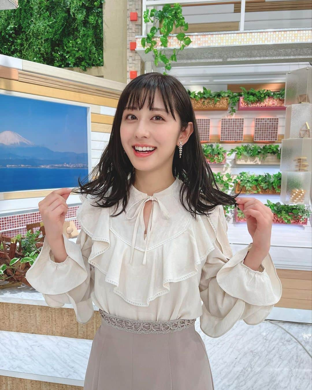 斎藤ちはるさんのインスタグラム写真 - (斎藤ちはるInstagram)「美容院納めしてきました🙋‍♀️✨ . 明日で2021年のモーニングショーはラストです😌 . . #少し #暗く #染めました #前髪 も #ちょっと #切りました #2021年 #美容院納め . . #斎藤ちはる#テレビ朝日アナウンサー#テレビ朝日#テレ朝#アナウンサー#羽鳥慎一モーニングショー#モーニングショー#美容院#染めた#アッシュ#アッシュ系#暗髪#暗髪カラー#暗髪アッシュ#前髪カット#眉カラー#💇‍♀️」12月28日 20時06分 - chiharu_saito_ex