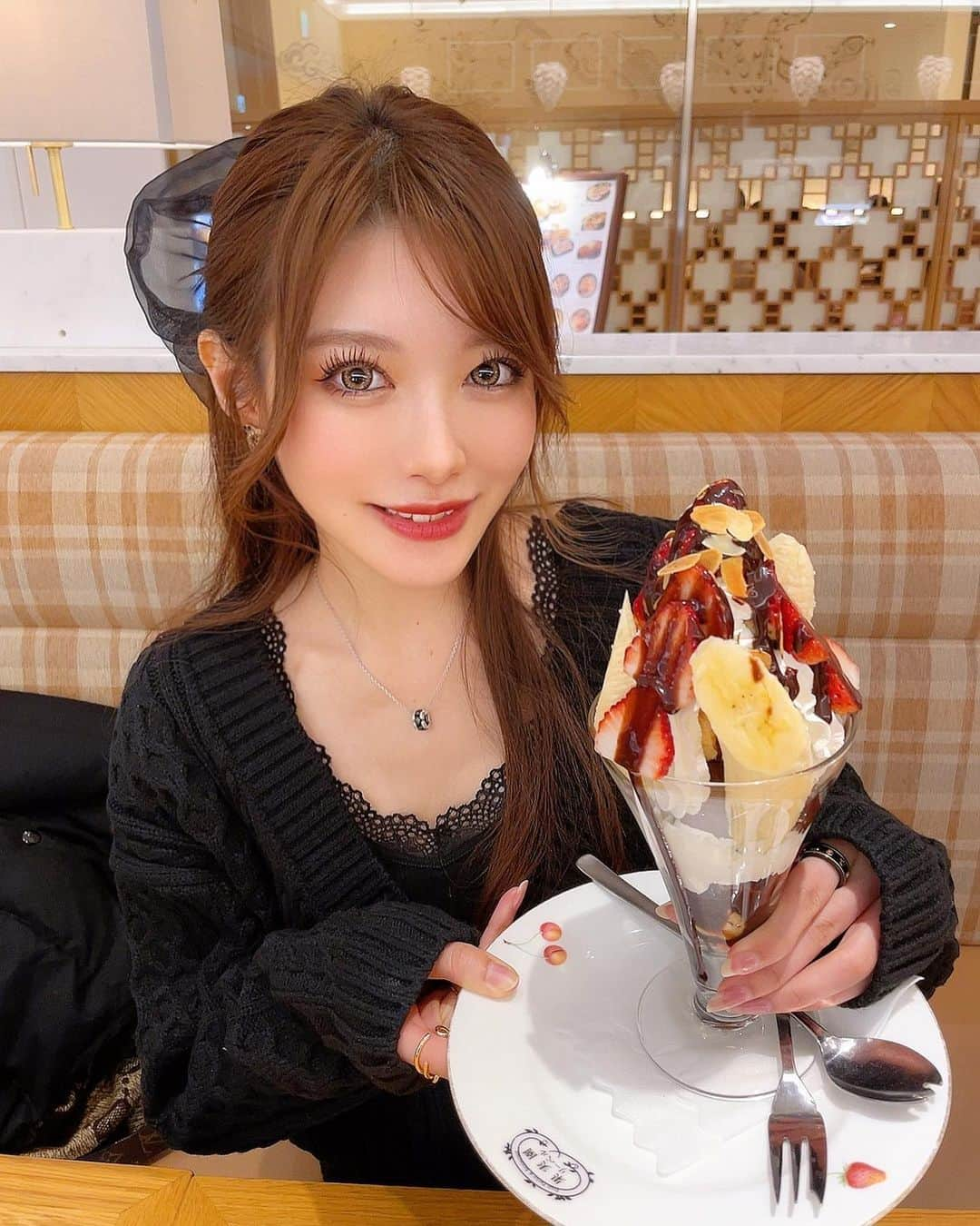 相沢みなみさんのインスタグラム写真 - (相沢みなみInstagram)「果実園リーベル納め🍓 また来年も沢山いくー🥰 . last time to go here this year ❤︎ see u next year Fruit Parlor KAJITSUEN!! . 年终水果的芭菲日😋 . #果実園リーベル  #フルーツパフェ  #イチゴチョコバナナ  . #相沢みなみ #minamiaizawa #相澤南」12月28日 20時10分 - epoint2016