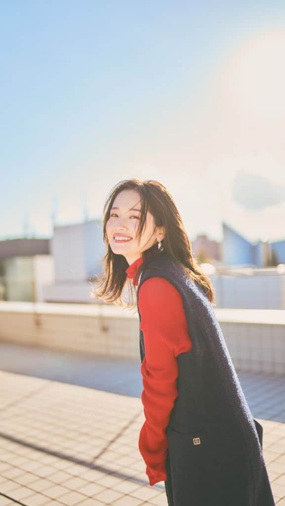 のインスタグラム：「今回撮影で使ったコスメや撮影の話、最後は恋愛トークまで🥰  プレゼントキャンペーンのキーワードも発表！  明日プレゼント応募方法について更新しますのでお楽しみに😌✨  皆様ご視聴ありがとうございました🥰  @fuka_off   ※追記※  ■キャンペーン実施期間決定！ 2021年12月30日(木)〜2022年1月7日(金)23:59まで ■当選アイテム 下記参照 ■当選人数 1アイテムお一人様  ※応募条件※ ①JJの公式Instagramをフォロー ②ふうかちゃんとのインスタライブの動画にコメント 「コスメを使って2022年いきたい場所やしたいこと」 ③応募フォームに回答 (応募フォームは明日公開します！)  #なぐもふうか さん #jj#プチプラコスメ#インスタライブ」