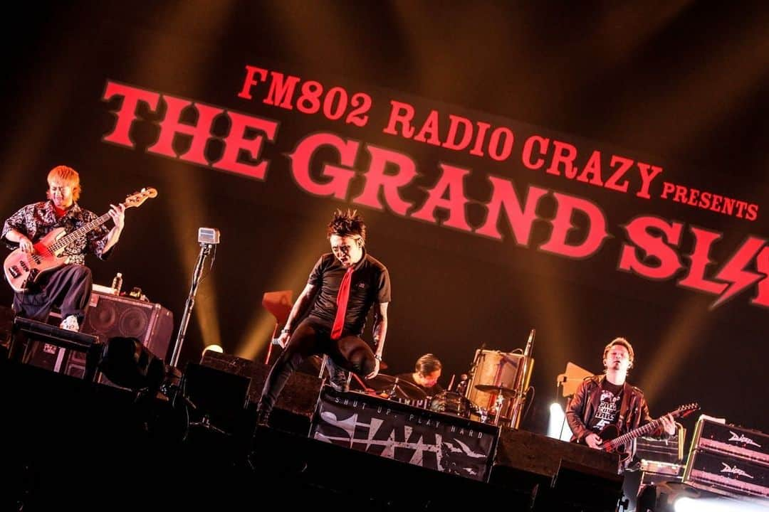 MAH さんのインスタグラム写真 - (MAH Instagram)「#FM802 ROCK FESTIVAL RADIO CRAZY presents THE GRAND SLAM at KYOCERA Dome Osaka.  #SiM  📸 @kouhey0622」12月28日 21時13分 - mahfromsim