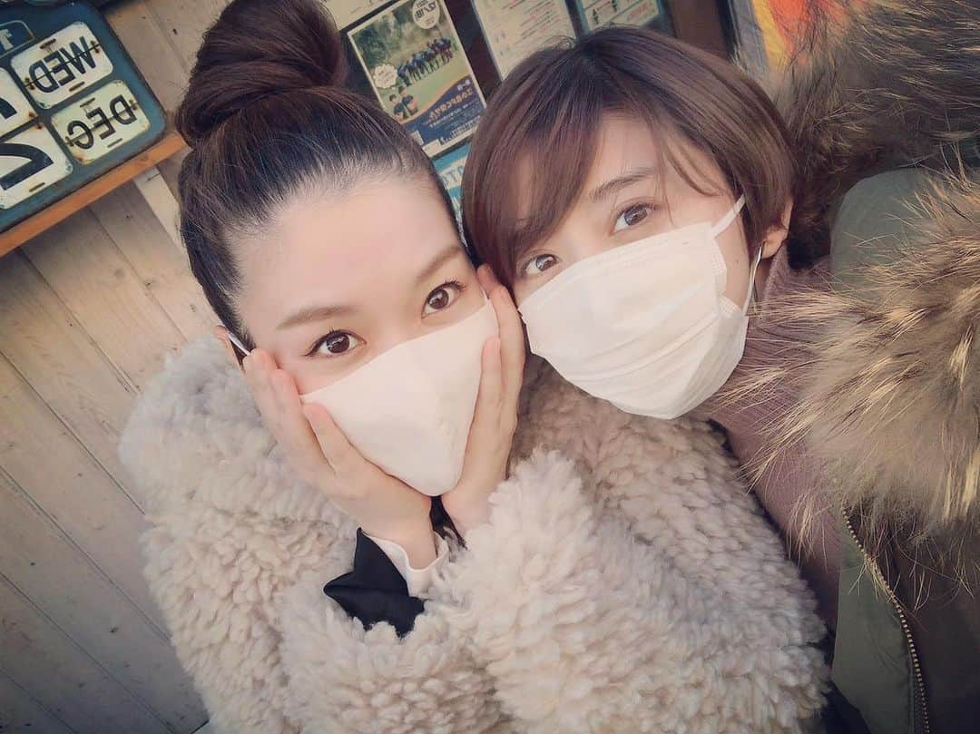 はねゆりさんのインスタグラム写真 - (はねゆりInstagram)「らぶりーみっちゃん事、みつか❤️何年ぶりかの再会だけど、そんなことを感じさせない安心感がやっぱりあった。いつもご近所に住んで、どれだけ2人で岩盤浴に行ったか😂会うと元気を貰える人✨そういう人はとても大切だなと感じた日でした。遠いところ来てくれてありがとう🥰」12月29日 18時37分 - chichi_desu