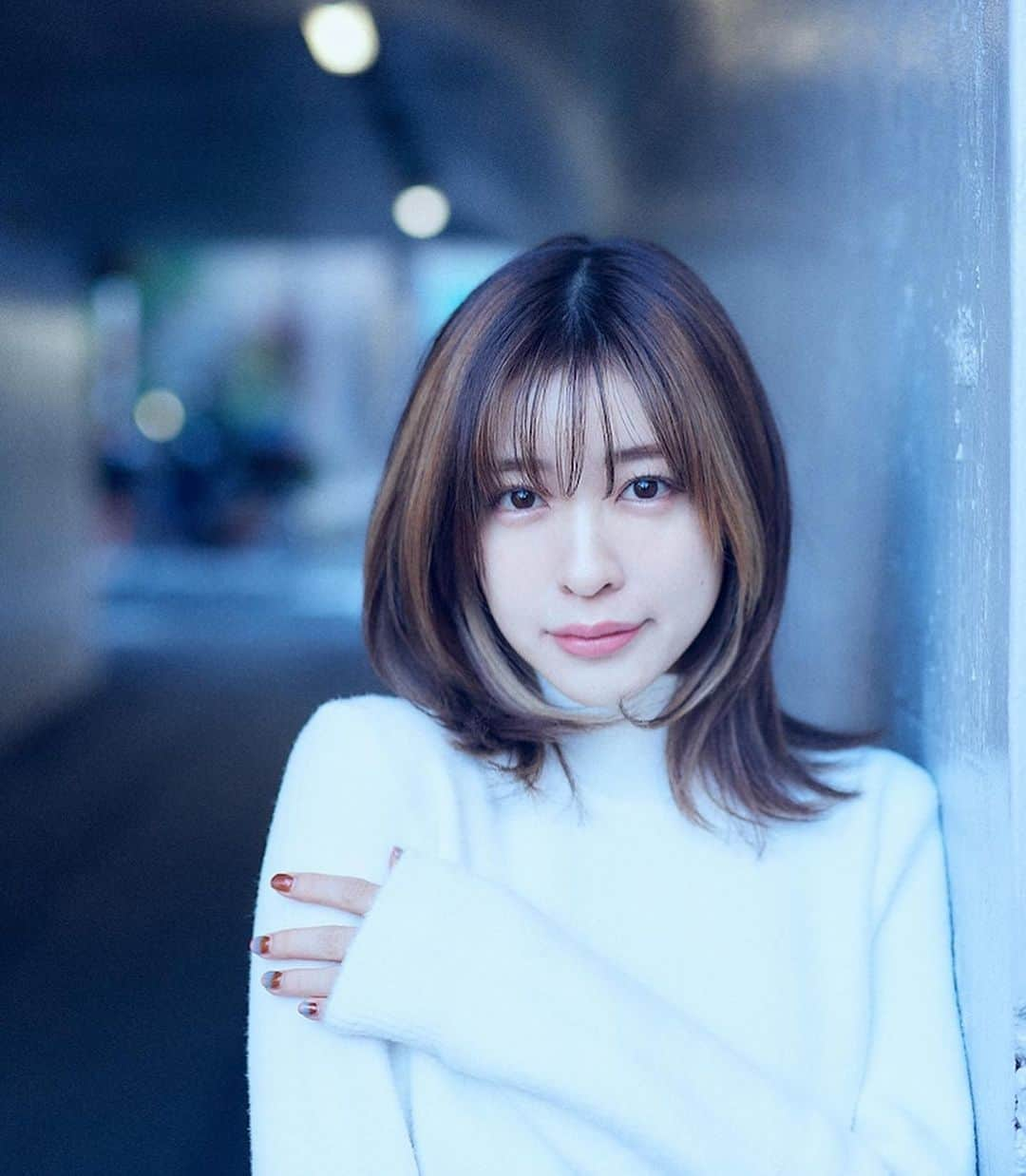 吉田菫さんのインスタグラム写真 - (吉田菫Instagram)「. @music.natalie でインタビュー公開されています☺︎  インタビューしてくれたのは @da_chang さん♡  サイサイのオールタイムベストの 特設サイトで64曲解説もしてくれていたり 私達も何年も前から取材してくれている大好きなインタビュアーさん。  言葉にできない事も なんとなく感じ取ってくれている気がした😂✨💕  話足りない事も沢山あったし また普通に話したいなぁ笑  カメラマンさんは @sasaharakiyoaki さん✨ 私がずーーっとずーーっと本当に 大好きなバンド Spangle call Lilli lineのギタリストでもあるのです🙏💕 前にも音楽と人で 撮影して頂いた事があって このタイミングでまた撮ってもらえて嬉しい☺️✨  私の気持ち 読んでいただけたら嬉しいです ( ◠‿◠ )🍀」12月29日 10時08分 - sumiredooon1228