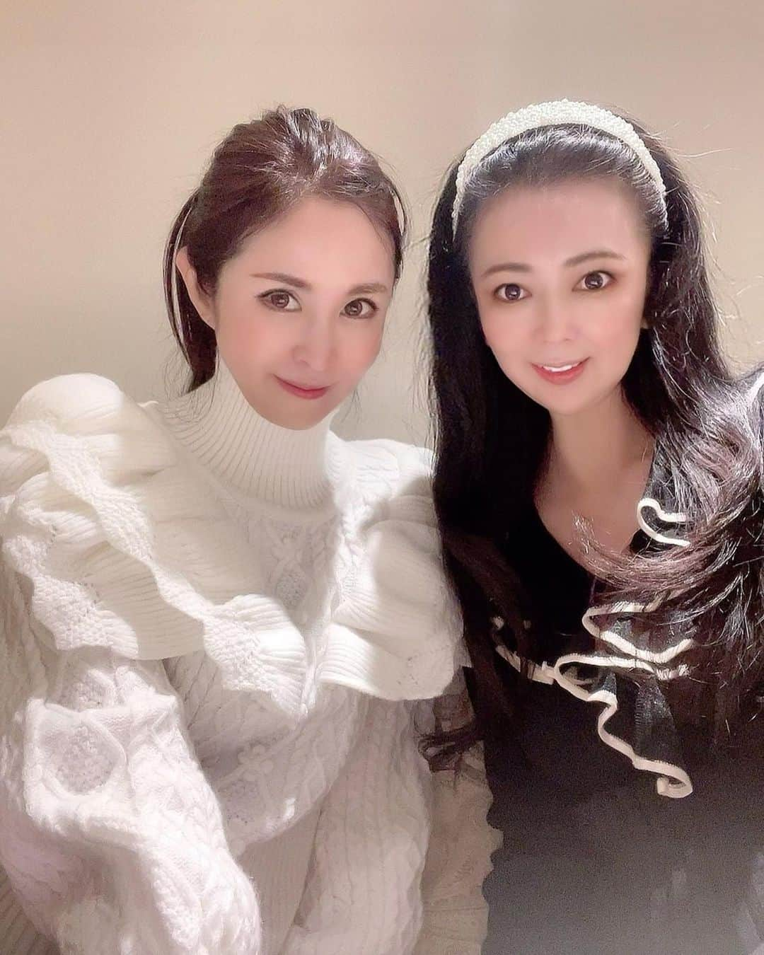 越野矢素子さんのインスタグラム写真 - (越野矢素子Instagram)「このセーター可愛いくて暖かくてお気に入りです♡ エツコショップで購入 @madametsuko0126  今日も寒いですね❄️」12月29日 10時29分 - loversyaso