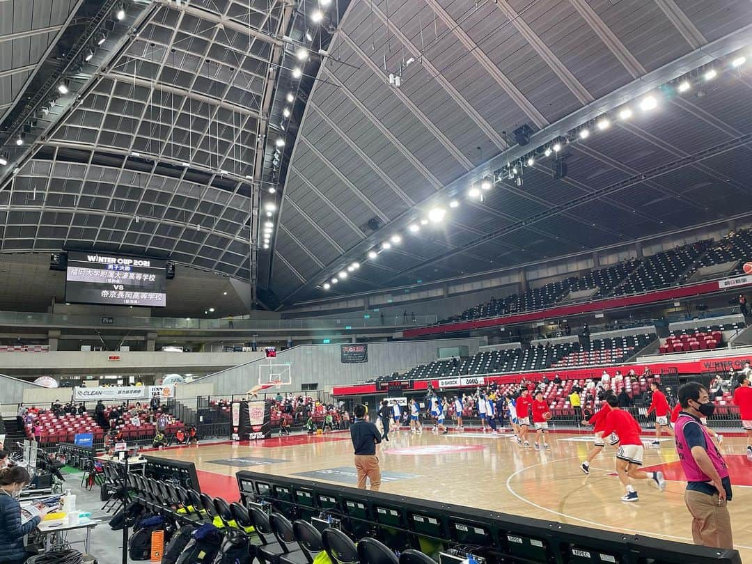 寺川綾さんのインスタグラム写真 - (寺川綾Instagram)「Softbankウインターカップ2021🏀 今日は男子決勝⛹️‍♂️ 福岡大附属大濠vs帝京長岡🔥 福岡大附属大濠が28年ぶり3回目の優勝を勝ち取るか、帝京長岡が初優勝を飾るのか🥇 高校バスケの頂上決戦💡 今日、13時からテレビ朝日で生中継です🙋‍♀️ 是非ご覧ください✨✨ #Softbankウインターカップ2021 #男子決勝 #福大大濠 #帝京長岡 #テレビ朝日 #生中継 #この後13時から」12月29日 12時29分 - terakawaaya_official