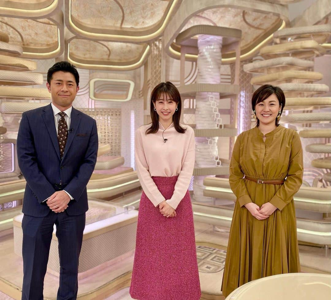 フジテレビ「プライムニュース イブニング」さんのインスタグラム写真 - (フジテレビ「プライムニュース イブニング」Instagram)「きょうの#イット ！は 16時00分～18時30分の放送です   ●なぜ…９歳男児を母親が“突き落とし” ●佳子さま ２７歳誕生日　眞子さん との絆 ●スポーツカーが衝突し大破　男性が死亡 ●タイツ姿で…“服ドロボー”犯行の瞬間   2021年ラストのイット！ ぜひご覧ください #加藤綾子 @ayako_kato.official #榎並大二郎 @enami_daijiro   #石本沙織   #住田裕子   #ガチャピン @gachapin_official #三井良浩   #佐久間みなみ @sakuma_minami #フジテレビ #アナウンサー 公式HP：https://www.fujitv.co.jp/livenews_it/ FNNプライムオンライン：https://www.fnn.jp/」12月29日 16時06分 - livenews_it