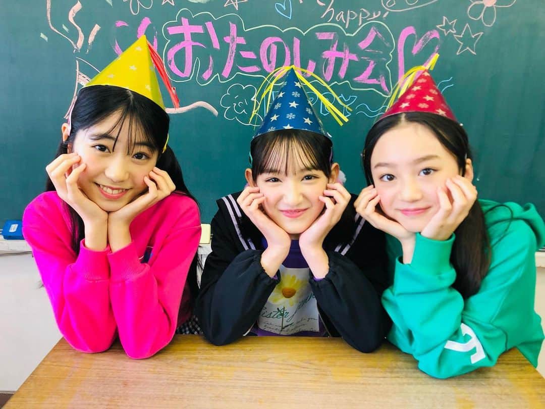 ニコ☆プチのインスタグラム：「🎉🎈🪄  小6トリオだよーーー‼︎😝💓😝💓😝 ニコ☆プチネットの撮影日記も読んでみてね💪🏻✨  #飯尾夢奏 #川口莉奈 #濱﨑心愛」