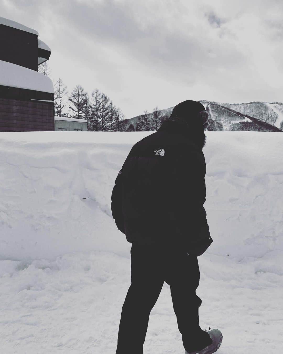 日髙竜太さんのインスタグラム写真 - (日髙竜太Instagram)「今年も残りわずか。。。  最後まで1日1日を楽しみながら 2021年を締め括りましょうねっ  #この前雪降ってるの見て #すぐテンションあがる #宮崎県民 #落とし穴ドッキリから始まった2021年」12月29日 19時29分 - ryutahidaka.official