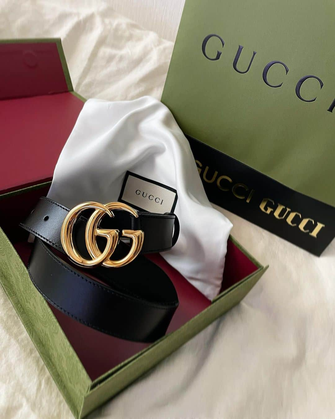 MIWAさんのインスタグラム写真 - (MIWAInstagram)「#GUCCI 🐝 ㅤㅤㅤㅤㅤㅤㅤㅤㅤㅤㅤㅤㅤ  何年経っても存在感ある デザインがこれまたたまらん。 前に買おうかな違うのにしようかなって 迷ってたから嬉しさ倍増くん🤤💘  ㅤㅤㅤㅤㅤㅤㅤㅤㅤㅤㅤㅤㅤ Thank you...♥️ ㅤㅤㅤㅤㅤㅤㅤㅤㅤㅤㅤㅤㅤㅤㅤㅤㅤㅤㅤㅤㅤㅤㅤㅤㅤㅤ  #christmas#xmaspresent  #グッチ#ベルト#海外ファッション  #サンタさん#ありがとう#🎁#🎄 ㅤㅤㅤㅤㅤㅤㅤㅤㅤㅤㅤㅤㅤ」12月29日 20時39分 - miwa.matsuhashi