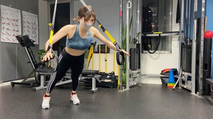 のインスタグラム：「トレーニングを一生懸命したら 左右どっちがどっちかわからなくなる事がある...  #筋トレ #トレーニング #パーソナル #プロテイン #ダイエット ＃アディダス #ナイキ #アンダーアーマー」