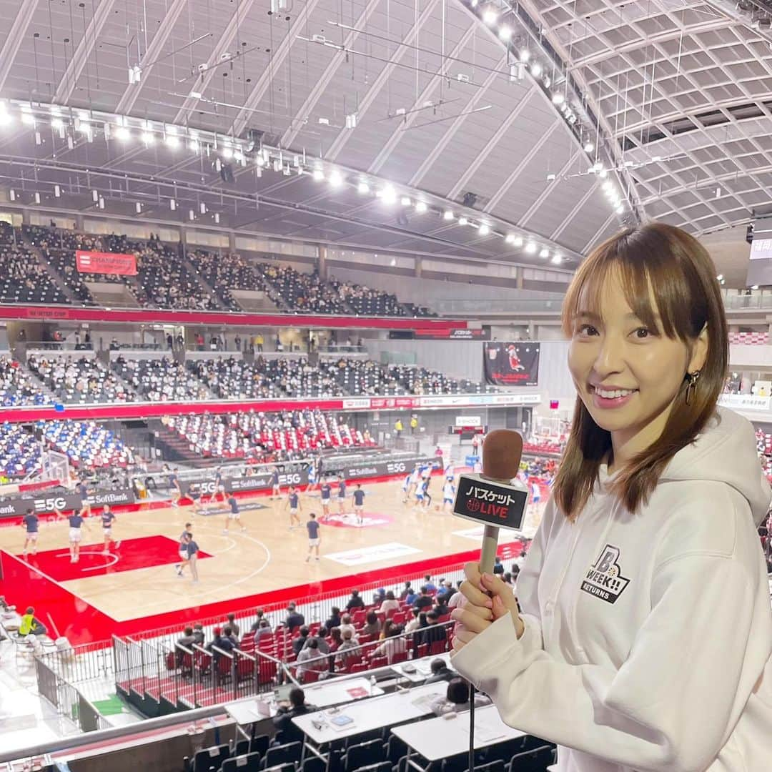 今井麻椰さんのインスタグラム写真 - (今井麻椰Instagram)「バスケのお仕事納め🏀🎤 今年もたくさんバスケに関われて幸せでした❤️  高校生の青春・たくさんの涙を目の当たりにし、 心洗われまくり🥺大感動🥺 これがないと一年終われませんね。  バスケな皆さま、今年もありがとうございました☺️🧡 （バスケ界に年末年始はないですが笑）  #バスケットLIVE #b_week #Bリーグ #高校バスケ #ウインターカップ 🏀」12月29日 22時21分 - maya_imai_124