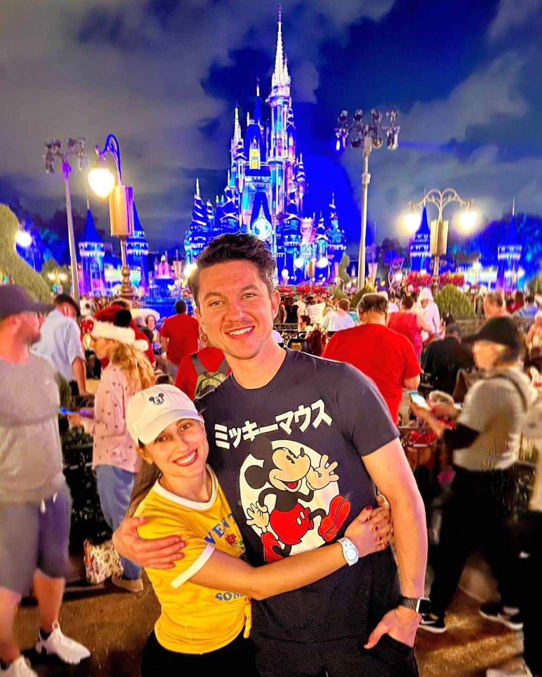 コリン・マクマヌスのインスタグラム：「Happy Birthday, Bell! Can’t wait until next year when we can celebrate with the three of us! 👨‍👩‍👦」
