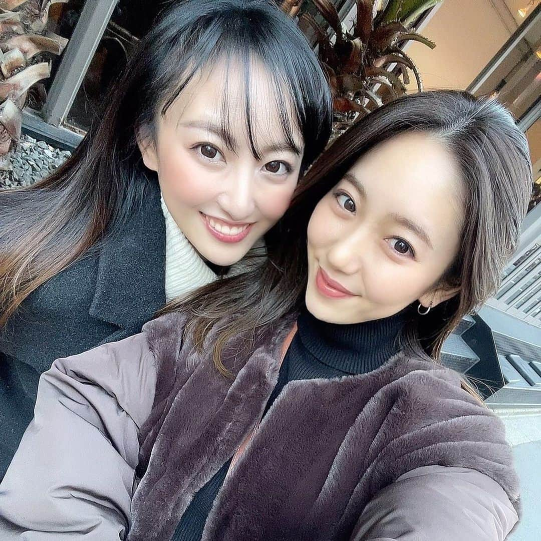 福野来夢のインスタグラム：「loveな人 @mikinanba_jp と 久々にlunch🍴 1年ぶりくらいかな🥺🥺 何歳になっても情熱的なみきに いつもパワーもらってる✨✨ これでいい年を迎えられそうだわ🐶❤️ ありがとう❤️ . #love #出会って10年  #表参道デート #パリヤ青山」