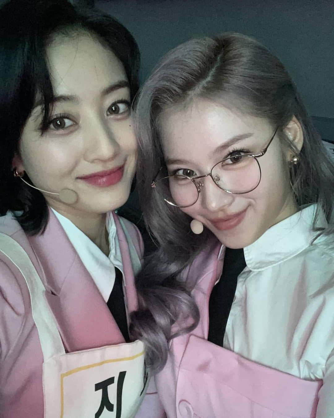 ジヒョのインスタグラム：「♡ happy birthday to the most amazing girl ever!! thank you for always making our days better <333 i hope sana has the best day ever ⠀ — #HappySanaDay」