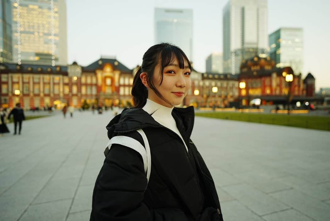 ゆきのしんのインスタグラム：「みなさん年末いかがお過ごしですか☺️？ #東京駅  #東京カレンダー風  #年末」