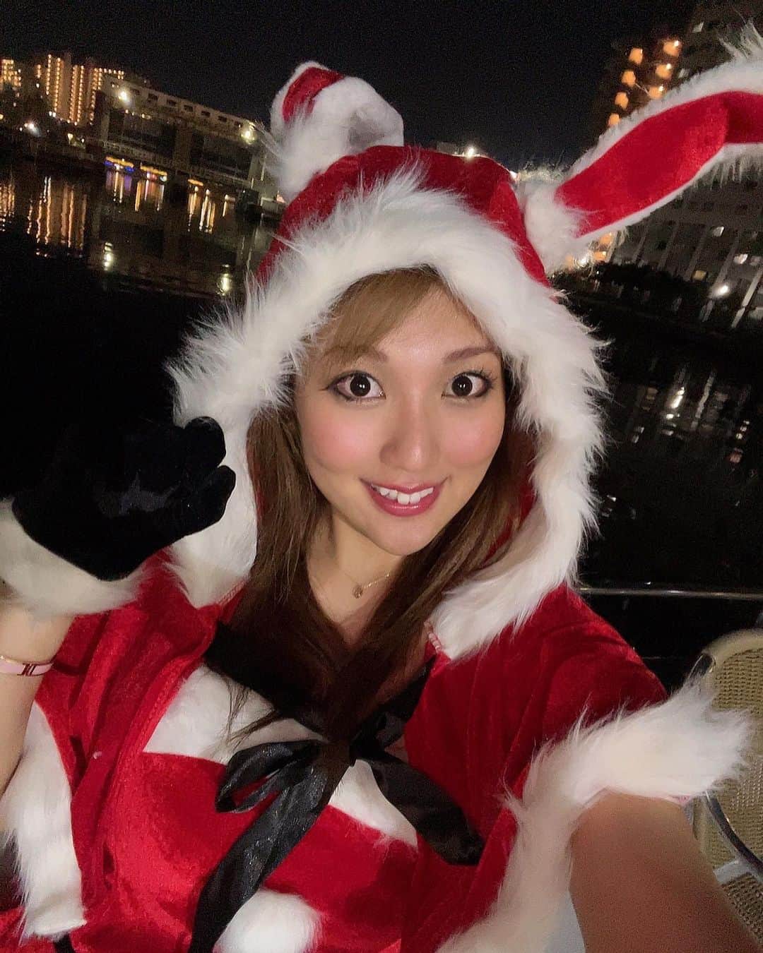 神谷麻美さんのインスタグラム写真 - (神谷麻美Instagram)「まだまだ #クリスマス 気分♥️ 🥰💖🌈💖🦋💖  今日までね🧸🌈❤️‍🔥✨   #みみ ピーン🐇💖✨」12月29日 23時39分 - asamice428