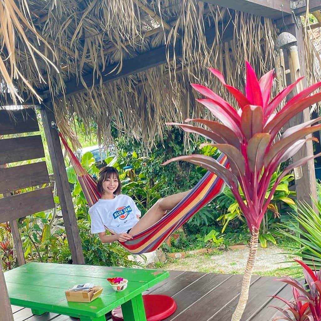 米倉みゆさんのインスタグラム写真 - (米倉みゆInstagram)「寒いから、暑そうな写真載せよ🌞🌴🌺✨ · · · · · · · #沖縄 #沖縄旅行 #沖縄グルメ #沖縄カフェ #沖縄観光 #沖縄ランチ #沖縄そば #沖縄料理 #沖縄観光スポット #沖縄ディナー #沖縄県 #沖縄好き #グルメ女子 #グルメ旅 #ショートボブ #可愛いカフェ #インスタ映えスポット #かわいいカフェ #美女  #asiangirls #beautiful #food #foodie #fashion #japantravel #travel  #okinawa #cafe #lunch #holiday」12月30日 6時07分 - yone__miyu630