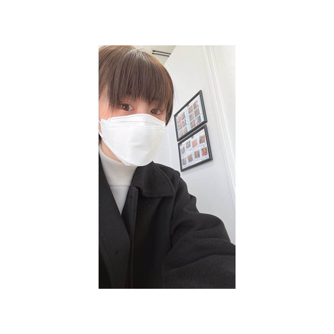 神堂きょうかのインスタグラム：「. . 2021年も残りわずかね！！😳 . . 全身脱毛2回目🕺. 自撮りに手惑いながらも. 脱毛施術中の自撮りに成功しました🤦‍♀️. (3枚目). . . .  ふと思ったんだが……🤔. . スタッフさんは. 沢山の人の施術をされてるだろうから. もはや人の裸を見ても何も思わないのだろうか…🐒. . . それとも…… . . . . 私だったらめっちゃ思う🤦‍♀️笑. . . 今度聞いてみます…笑. . . . #全身脱毛#リアラクリニック#気になる#いやん#instagood #me #love #followme #like #フォロー#ハッピー#lol #beautiful#happy」