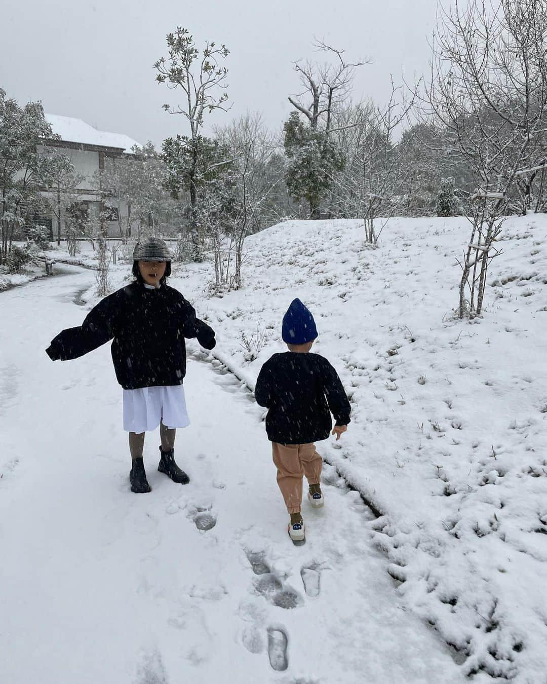 正中雅子さんのインスタグラム写真 - (正中雅子Instagram)「🔥❄️⛄️✨  @hotelholidayhome  暖炉って暖かいし癒される😌  ほっこり家族でクリスマス旅行でした⛄️  #masacotravel」12月30日 10時29分 - masacoshonaka