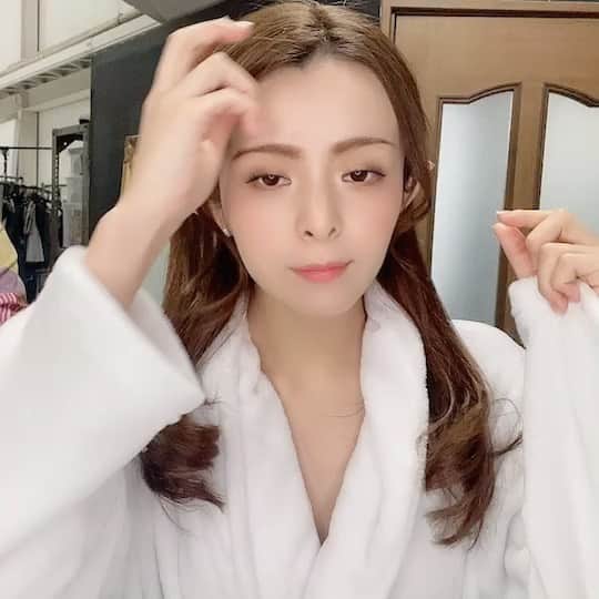 シト山口のインスタグラム：「年末スペシャル 懐かし動画集２( ´ ▽ ` )ﾉ  エルフ耳の高村舞さん 写真集発売中です( ´ ▽ ` )ﾉ」