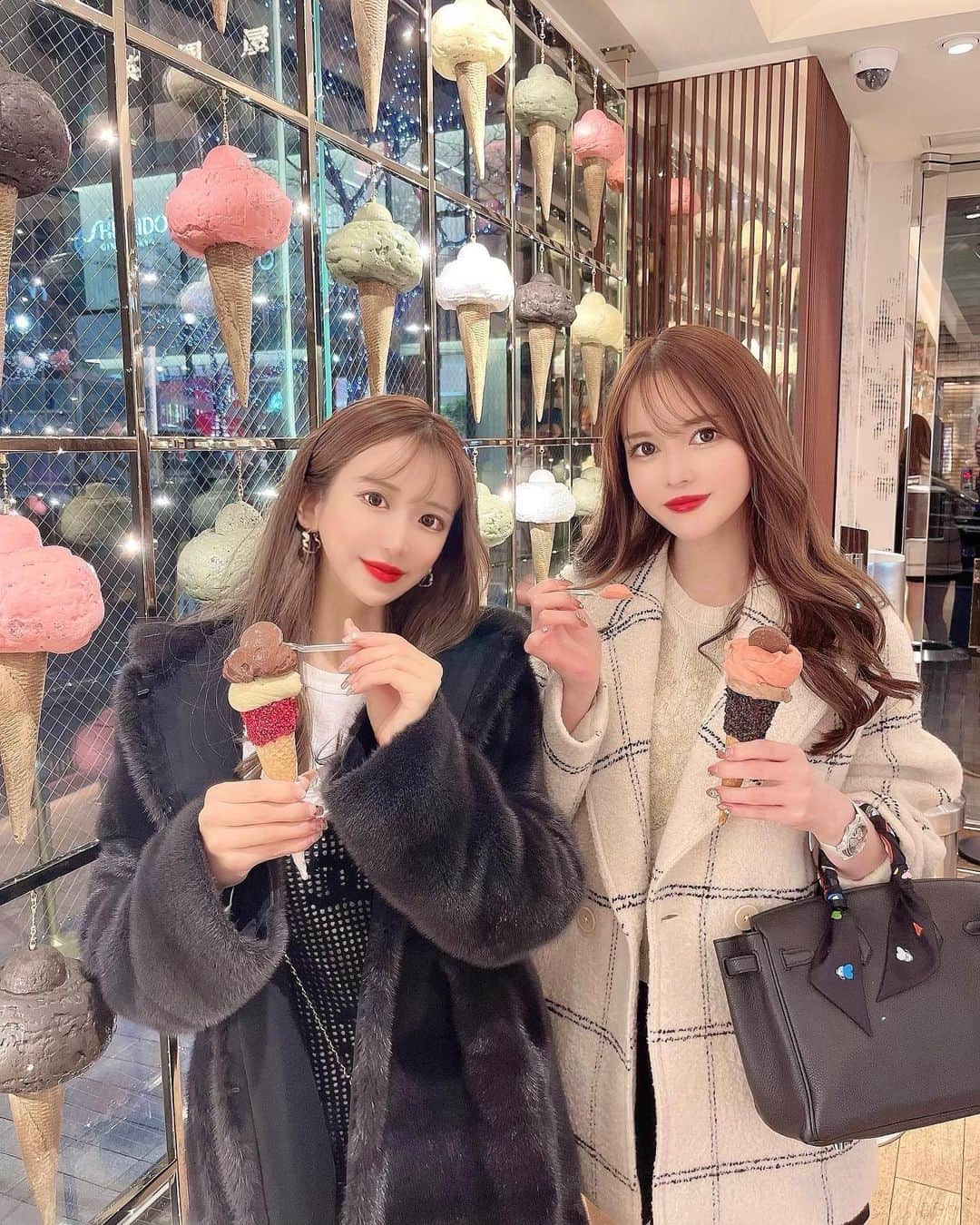 伴かなみのグルメインスタ