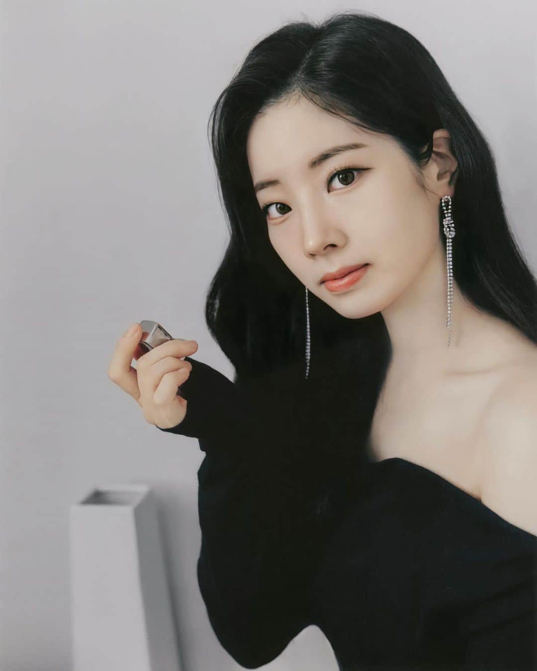ダヒョンのインスタグラム：「Dahyun in black is my weakness 🖤」