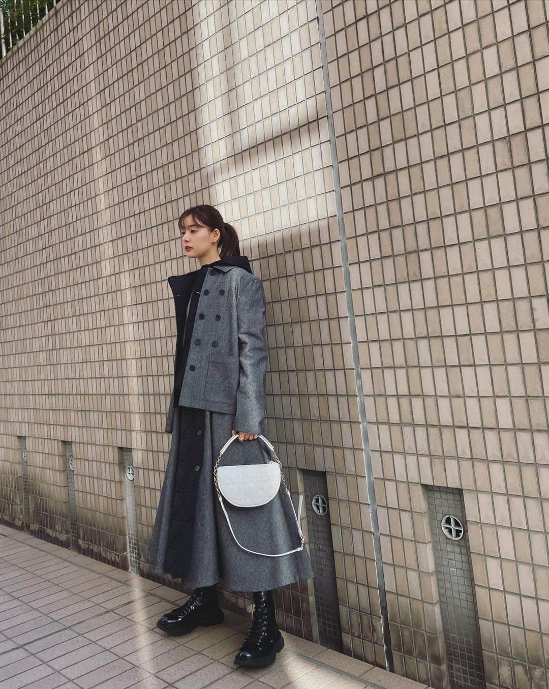 新木優子さんのインスタグラム写真 - (新木優子Instagram)「私服 jacket : @dior  skirt : @dior  knit : @dior  boots : @alexandermcqueen  bag : @dior   lip : @diorbeauty  ルージュディオール アイコンベルベット720」12月30日 22時09分 - yuuuuukko_