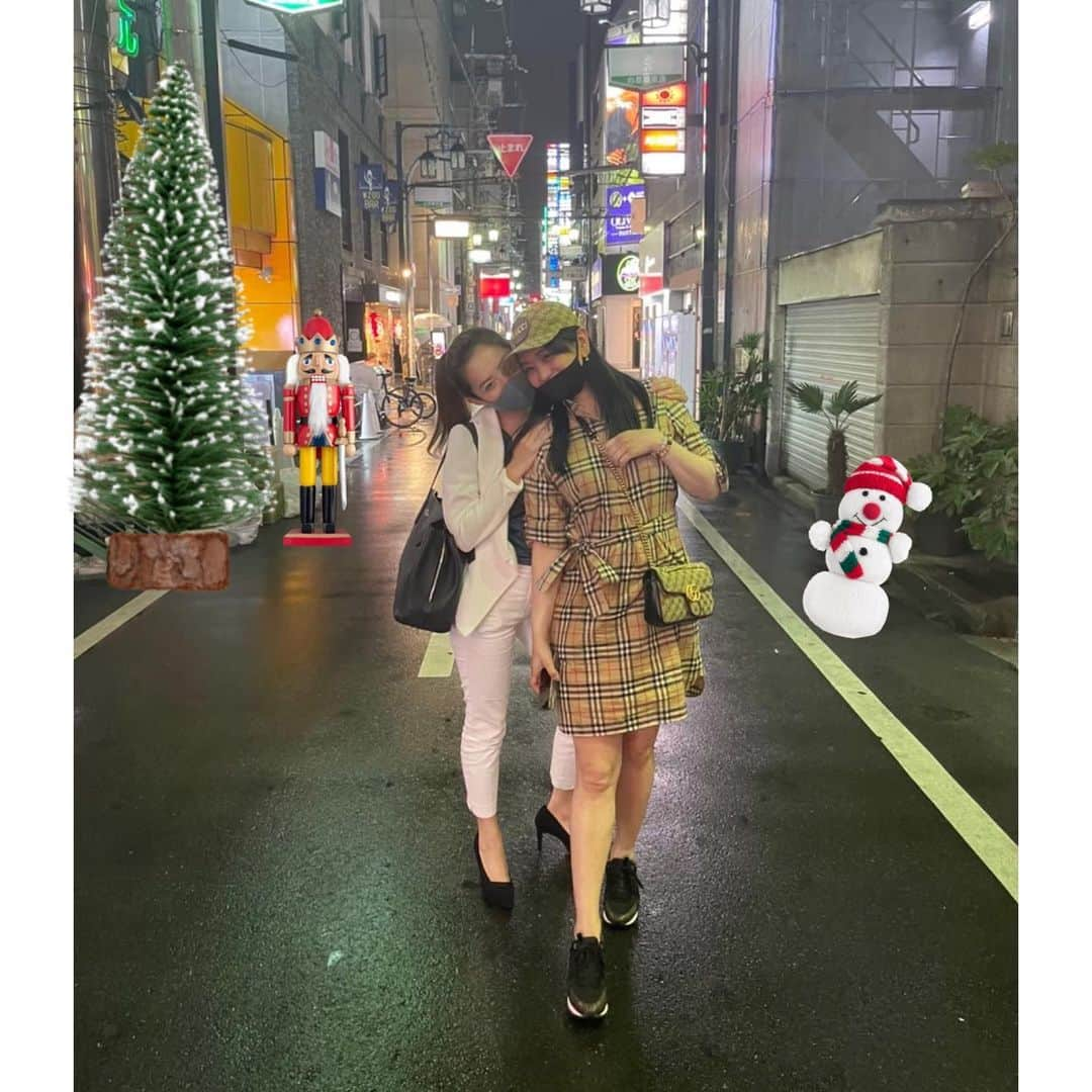 脊山麻理子さんのインスタグラム写真 - (脊山麻理子Instagram)「2021年は東京ドーム、大阪、さいたまスーパーアリーナ、横浜、沖縄アリーナ、神戸と観戦してきました！どの大会も熱かったなあ そして大晦日はRIZIN33さいたまスーパーアリーナ！この1年の集大成のカードを見届けたいと思います！楽しみ♡ 大阪転勤中の心の友えいみーもすっかりRIZINファンに♡大阪、神戸大会で行った時会えて嬉しかったな♡2022もよろしくぽん♡ #RIZIN #RIZIN33 #RIZINガール #RIZIN好き #総合格闘技 #さいたまスーパーアリーナ #えいみー #親友 #心の友」12月30日 13時38分 - mariko_seyama_milkpon