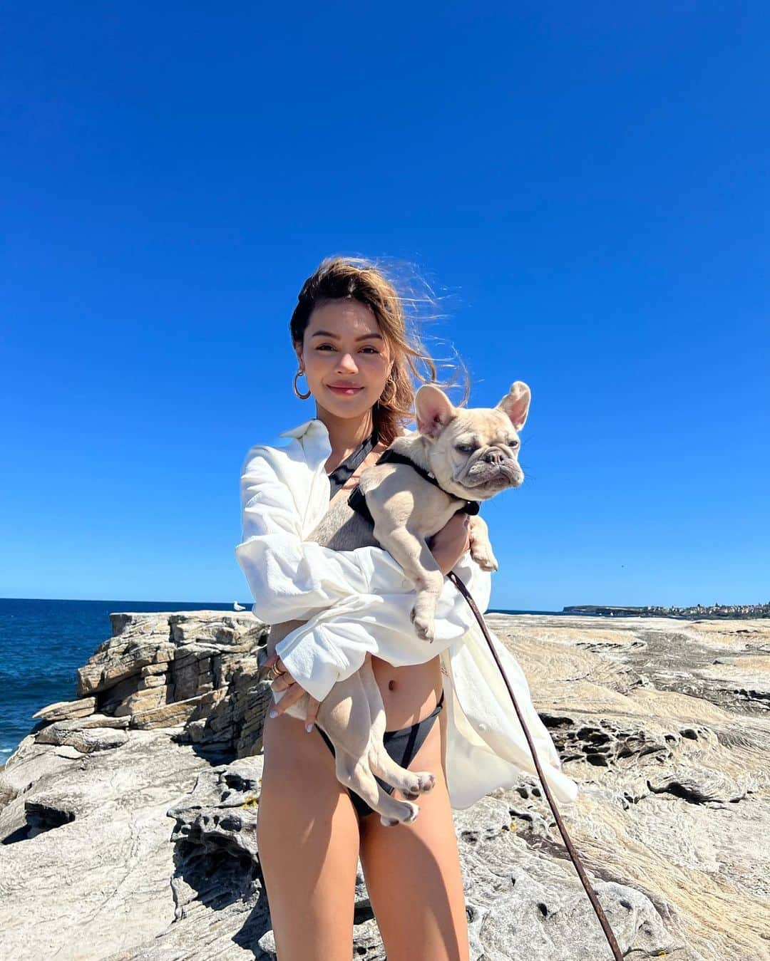 リリーマイマックさんのインスタグラム写真 - (リリーマイマックInstagram)「Okay…. This is the Australian summer I remember 😤 Sydney is undergoing La Niña right now so these hot summer days are kinda rare 🥲 better than bushfire season tho!!! 😅 wearing @superdown bikini 🖤」12月30日 13時48分 - lilymaymac