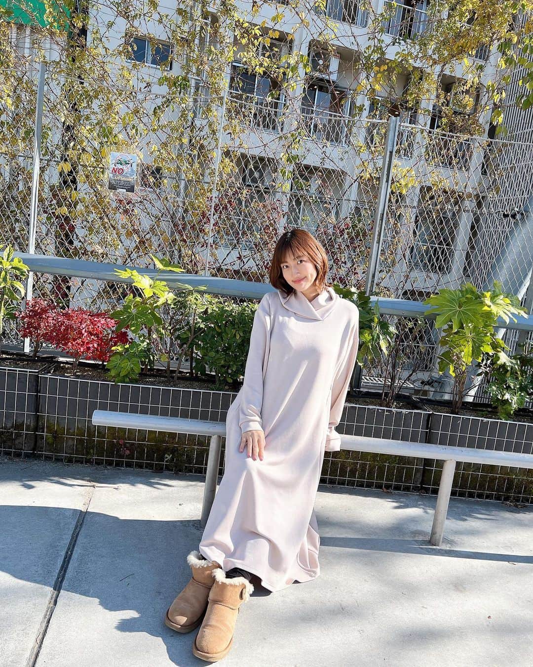 のインスタグラム：「前回の記事でたくさんのお祝いコメントやDMありがとうございました❣️ Yahooニュース、スポーツ報知、読売新聞の媒体にまで取り上げて頂き嬉しかったです✨✨ 性別は女の子？？って解答された方が多かったのですが、、、 男の子でした❣️ 先生の見間違いでなければ、、笑 念願の一姫二太郎です🥰 初めての男の子でドキドキですが、また女の子と違った可愛さがあるんだろなぁ❣️😍 そして私が着ているこちらのワンピース👗 @sweetmommyofficial スウィートマミーのマタニティウェアで授乳も出来るようになっているのです🥰 1人目妊娠中もスウィートマミーばかりで購入していました☺️ @sweetmommydaikanyama 代官山には店舗もあり、試着も出来るので妊婦さんやママさんたちに凄くオススメです🤗 他にもパジャマや授乳ブラ、カジュアルウェアなどたくさんGETしたので後々紹介していきたいと思います🥰 #男の子ママ#2人目妊娠中#妊婦#妊娠32週#スウィートマミー#sweetmommy #マタニティコーデ #マタニティウェア#授乳服#代官山#一姫二太郎」