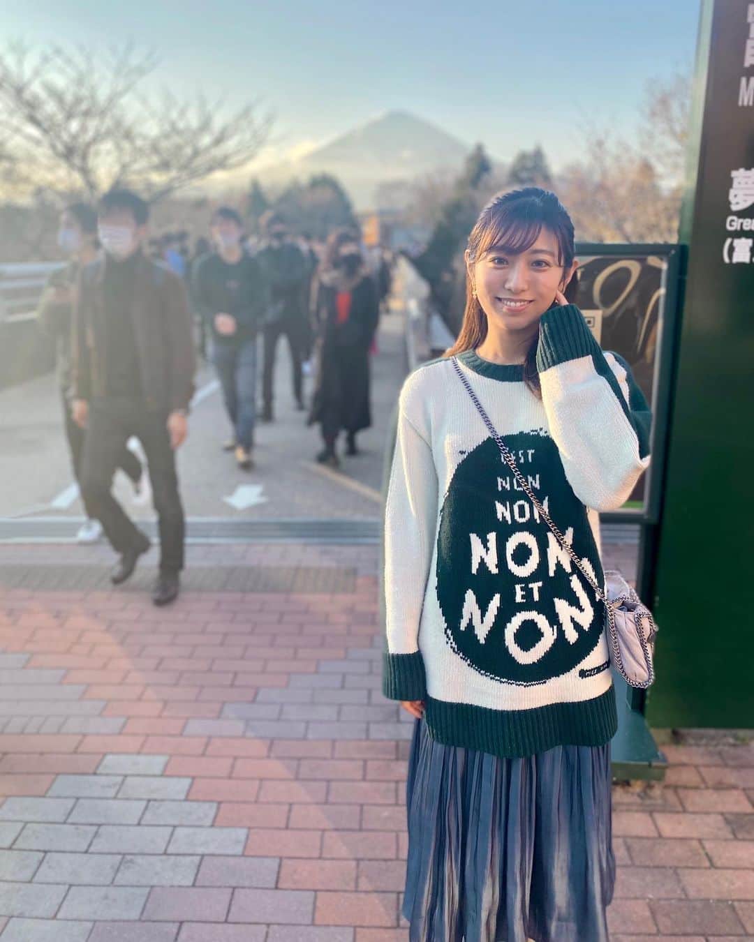 白戸ゆめのさんのインスタグラム写真 - (白戸ゆめのInstagram)「🛍 . 富士山拝める絶景スポットで 今年の自分を労わる散財Day💸笑 . 来年の目標は貯金です😇💰 . #御殿場アウトレット #買い物 #ご褒美バッグ #ysl #大活躍 #年末セール #富士山 #mtfuji #🗻」12月30日 14時17分 - yumeno.s_