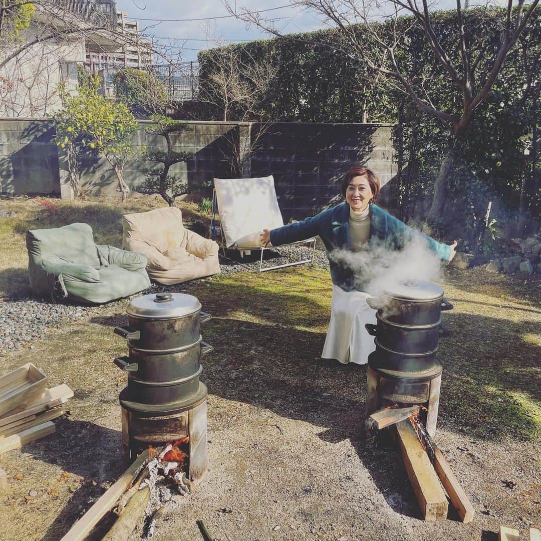 池尻和佳子さんのインスタグラム写真 - (池尻和佳子Instagram)「今日は年末恒例の餅つきだよ〜‼︎  みんなに会えて、嬉しいな。」12月30日 14時11分 - wakako_ikejiri_rkb